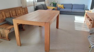 Mesa Artesanal de Madera