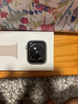 Apple Watch SE 44mm con accesorios