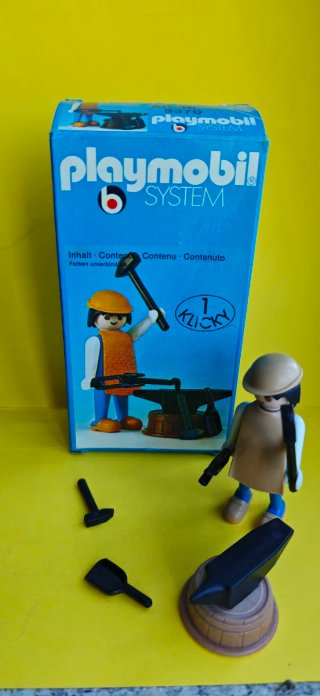 Playmobil 3370 herrero medieval con yunque en caja