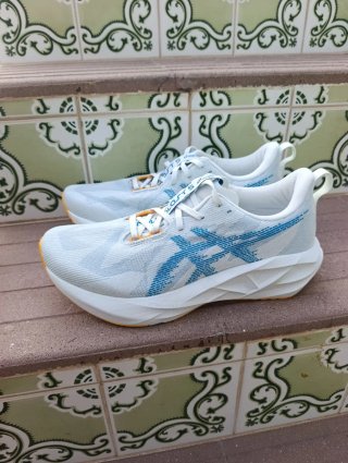 Zapatillas Running Asics Novablast 5