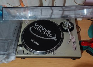 Pareja Technics SL-1200 MK2 + Tapas y Slipmats