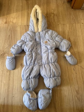 Mono de nieve para bebé con manoplas y patucos