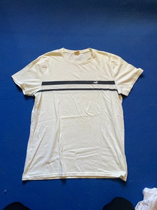 Camiseta Hollister Rayas Negras Blanca