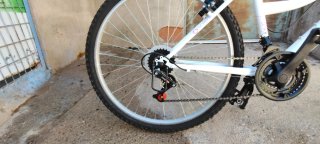Dos bicicletas de montaña como nuevas
