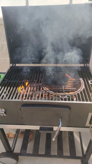 Barbacoa Portátil Carbón/Leña con Ruedas