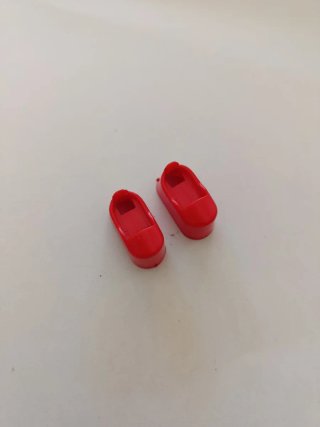 Zuecos rojos Playmobil