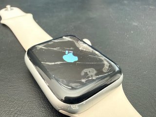 Apple Watch Series 5 Plata Pantalla Rota