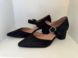 Zapatos Gloria Ortiz Piel y Ante Negros. Nuevos.37