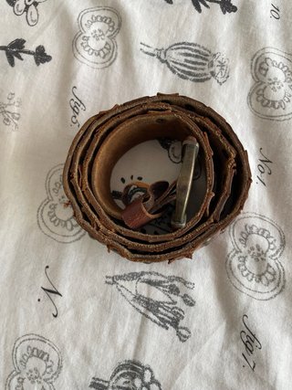 Cinturón de cuero marrón