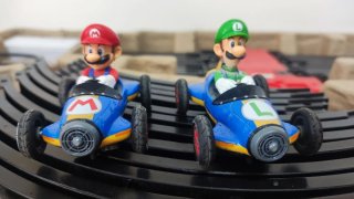 Carrera GO!!! Mario Kart Slot Racing System