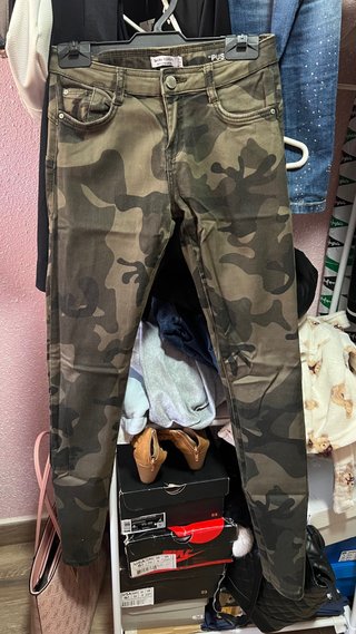 Pantalones camuflaje Bershka