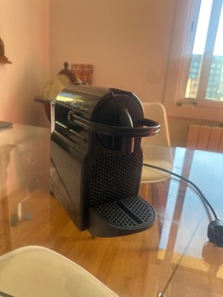 Cafetera Nespresso DeLonghi