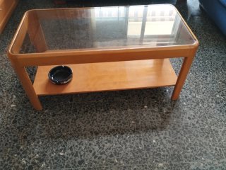 Mesa auxiliar madera y cristal