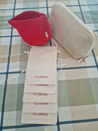 Lote Neceser y Bolsitas Clarins