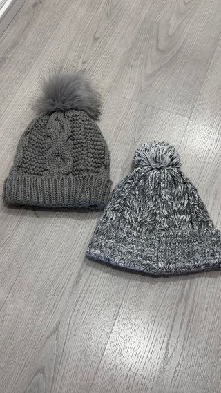 Gorro de lana con pompón