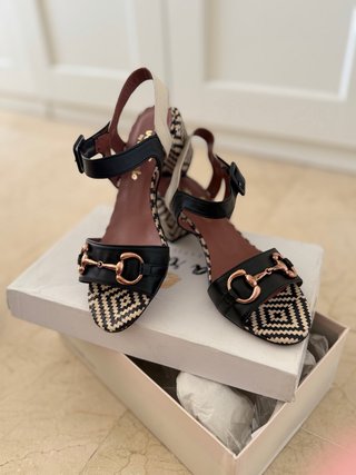 Zapatos de tacón mujer negro y beige