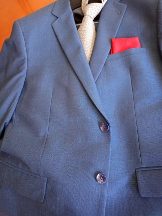 Traje de caballero azul