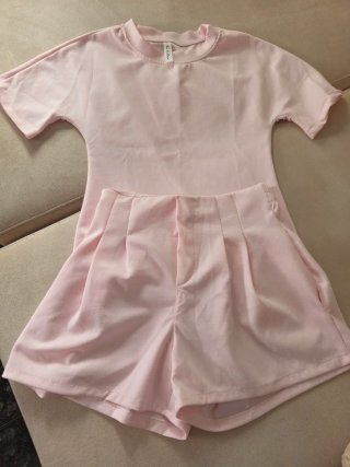 Conjunto rosa camiseta y shorts