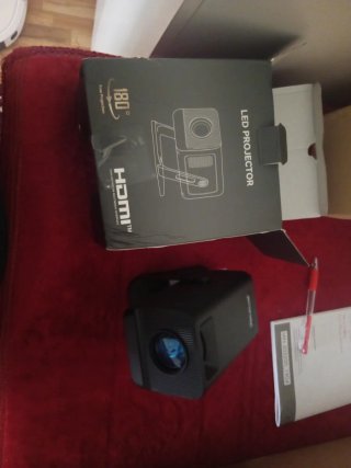 Proyector LED con soporte giratorio