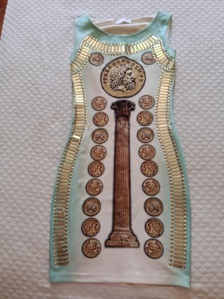 Vestido ajustado motivos romanos