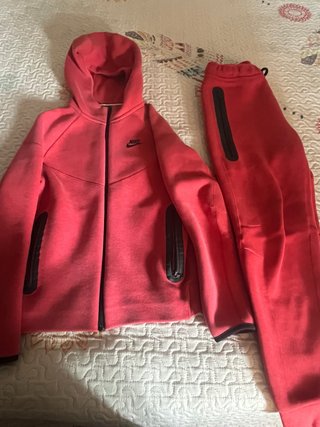 Conjunto Nike Tech Fleece Rojo