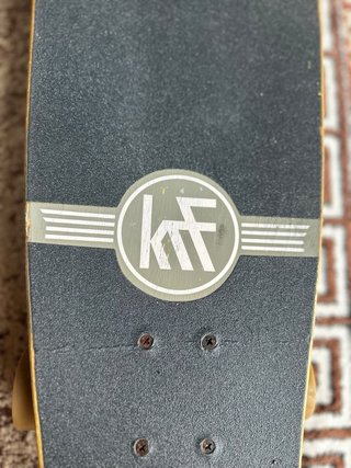 Skate con Diseño Estilizado