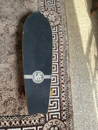 Skate con Diseño Estilizado