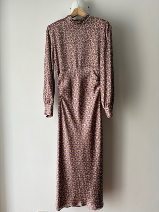 Vestido ZARA floral manga larga