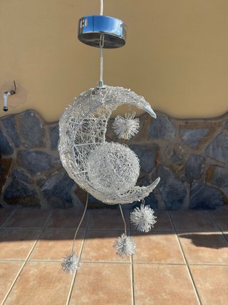 Lámpara de techo con forma de luna