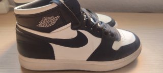 Zapatillas Jordan Negras y Blancas