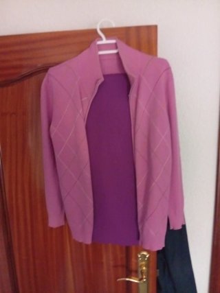 Conjunto chaqueta y pantalón rosa mujer
