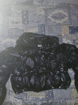 Abrigo corto Bershka negro XS