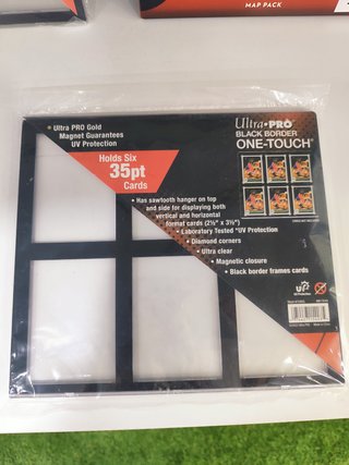 Ultra Pro 6 One Touch Black Border