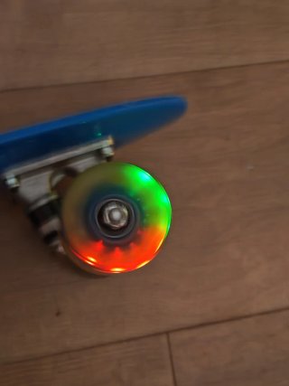 Skate azul para niños con luces