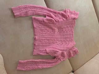 Jersey rosa de punto con volantes