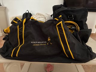 Mochila Johnnie Walker Keep Walking Negra