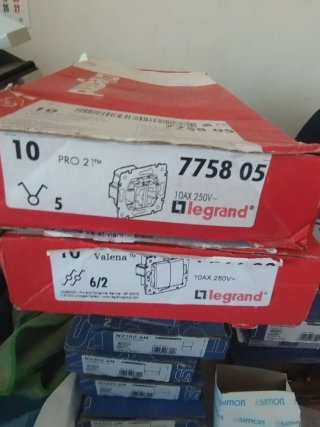 Interruptor Doble Legrand Valena 7758 05