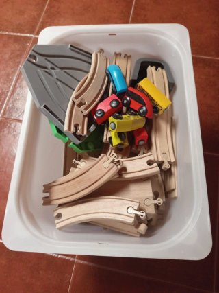 Juego de Trenes Infantil con Vías de Madera