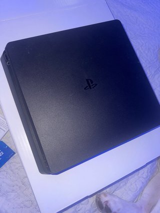 PS4 (PlayStation 4) 1TB con Mando y Juegos