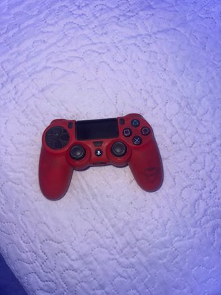 PS4 (PlayStation 4) 1TB con Mando y Juegos