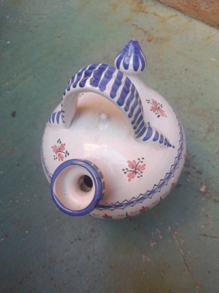 Cántaro de cerámica antiguo