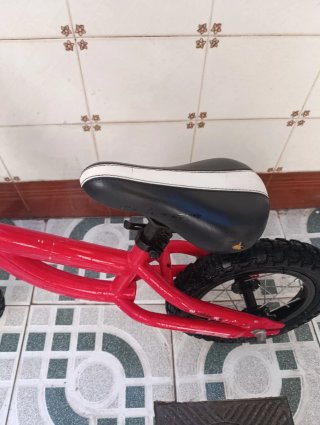 Bicicleta de equilibrio roja MONSTER