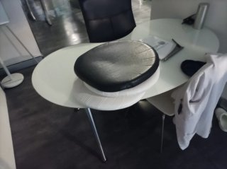 Mesa escritorio cristal blanco y negro