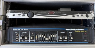 Cabezal Hartke 3500 y Afinador Behringer