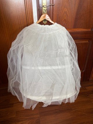 Can can para traje comunión blanco