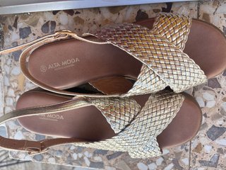 Sandalias Doradas Alta Moda Talla 39