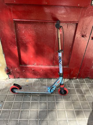 Patinete ajustable con freno. Plegable
