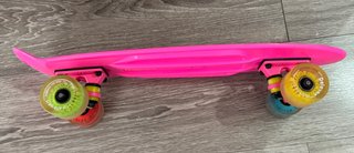 Monopatín rosa para niños