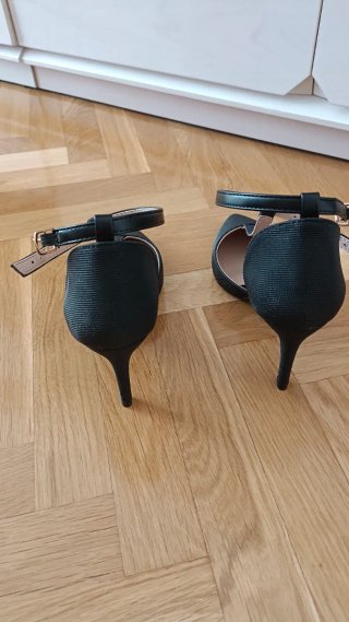 Zapatos de tacón negros