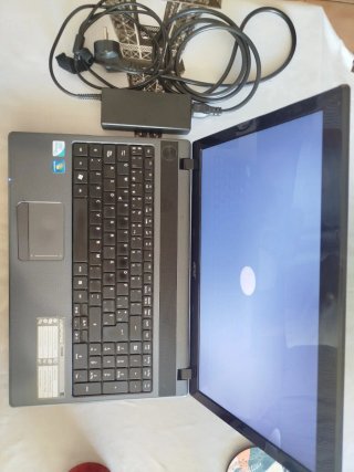 Portátil Acer Aspire 5733z